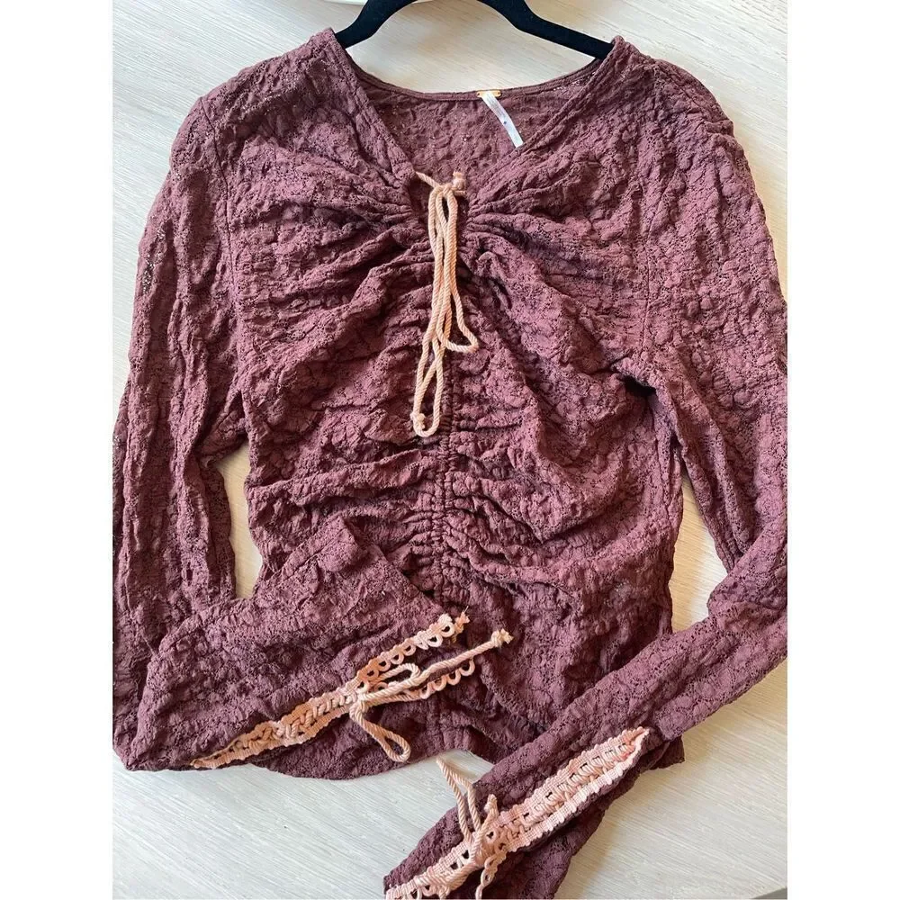 Free People - Lace top/blouse Long sleeve Ruching front size L